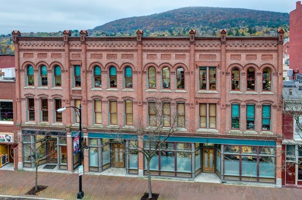 76-82 E Market Street — photo
