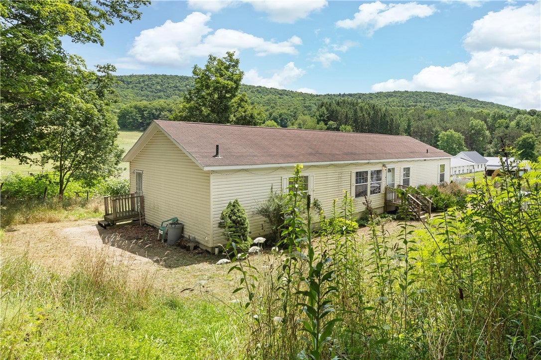 1014 County Highway 33 — photo