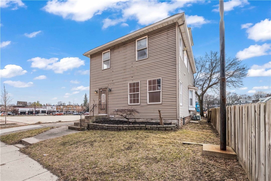 135 W Ridge Road, Rochester, NY 14615