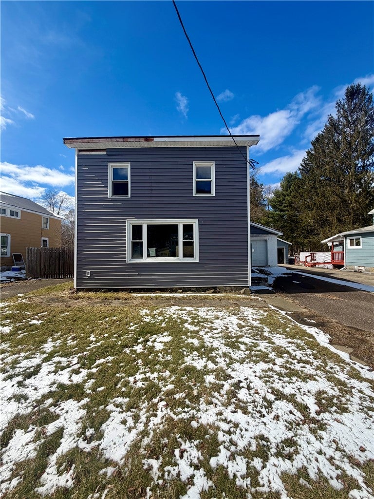 12 Maple Street — photo