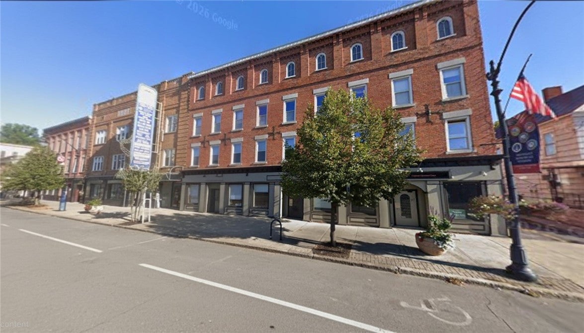27 E Main Street 209 — photo