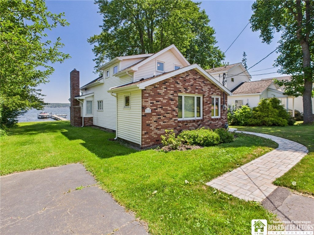 138 W Lake Road — photo