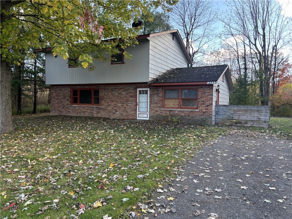 2555 State Route 104 — photo