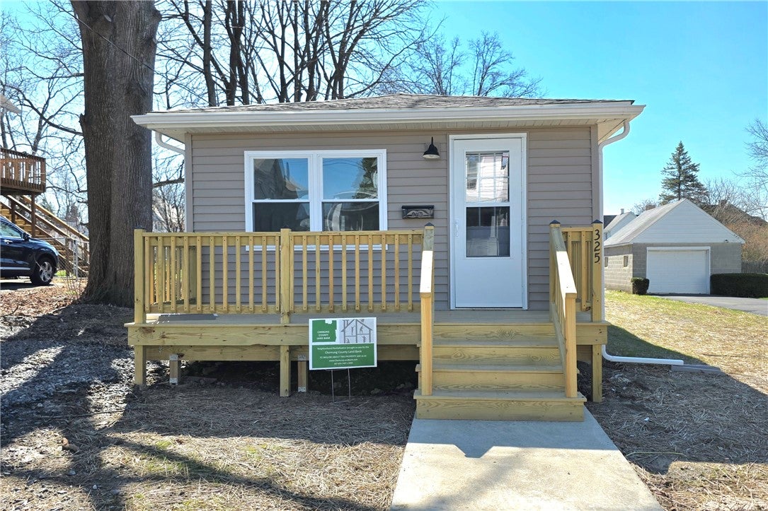 325 Webber Pl — photo