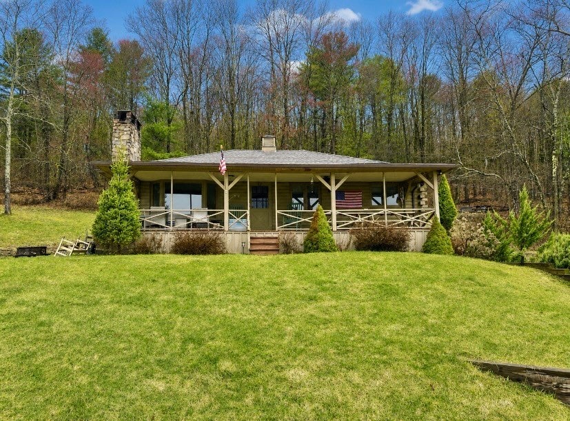 120 Fisher Lane — photo