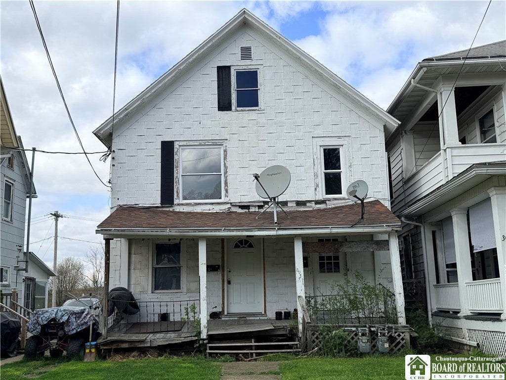 305 Tompkins Street — photo