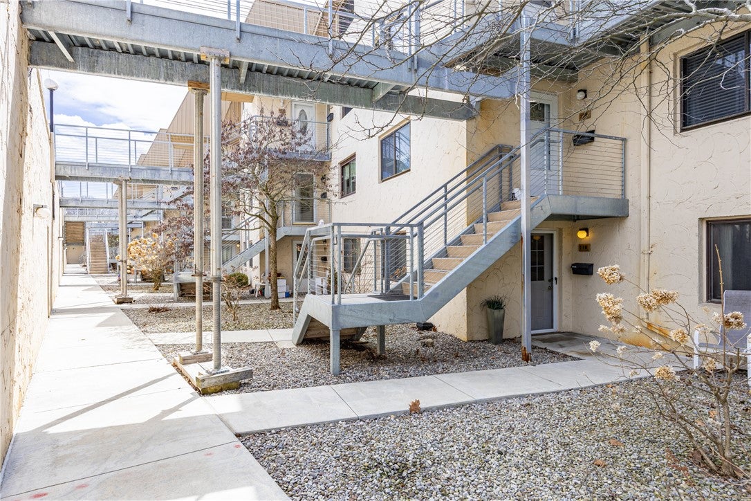 118 Bay Village Drive — photo