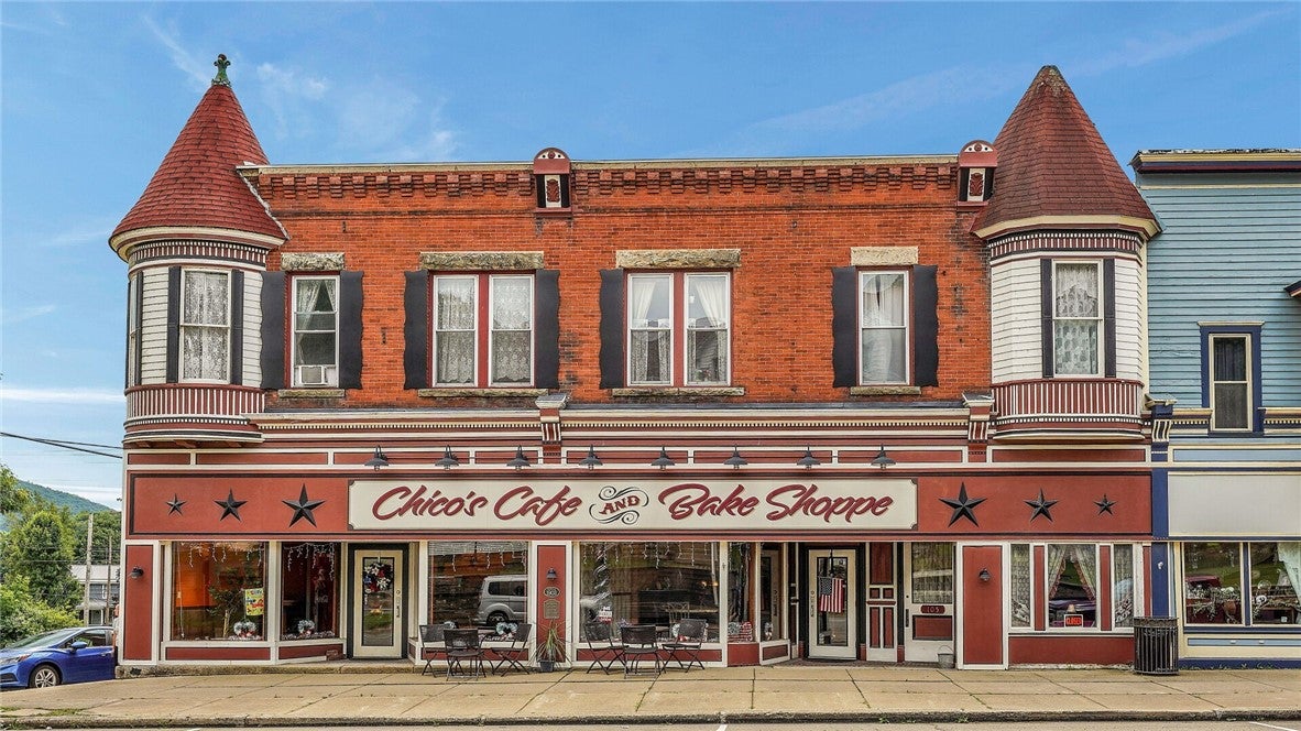 105 W Main Street — photo