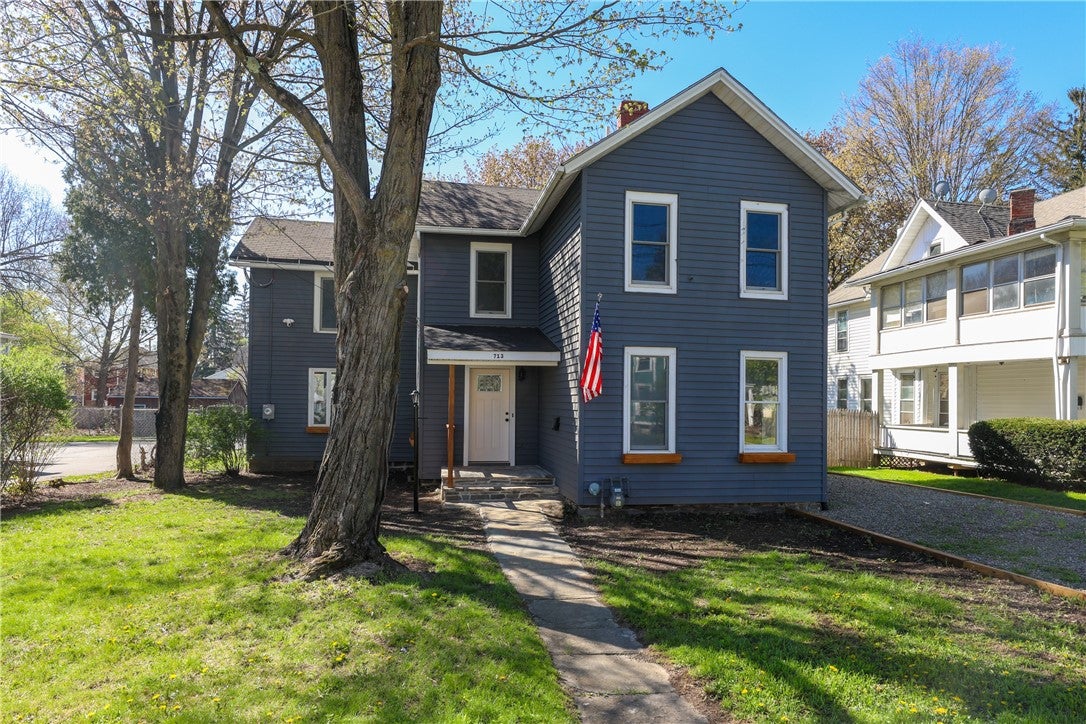 713 W Water Street — photo