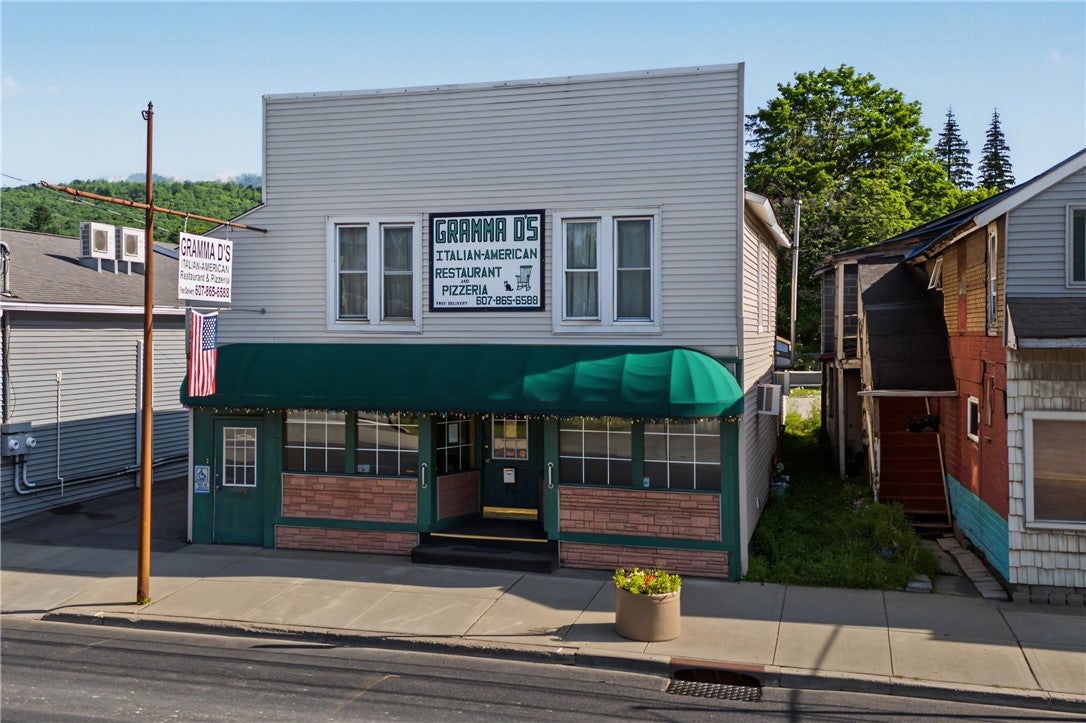 192 Delaware Street — photo
