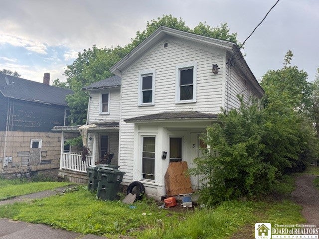 622 E 6th Street — photo