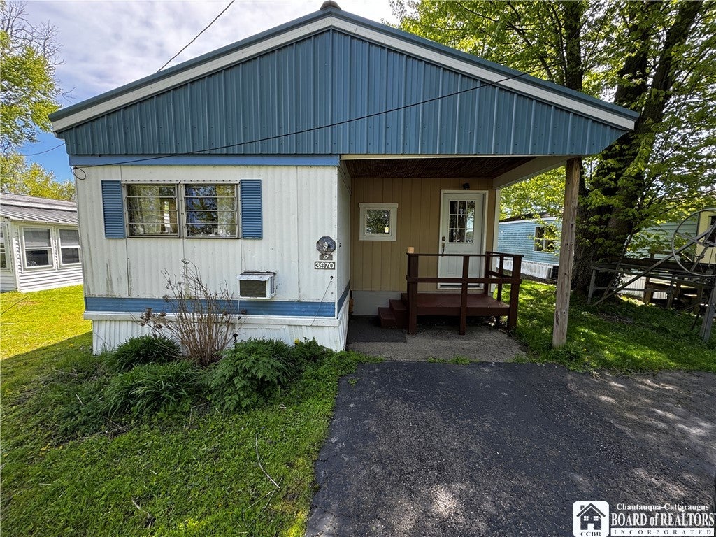 9 Shore Acres Drive — photo