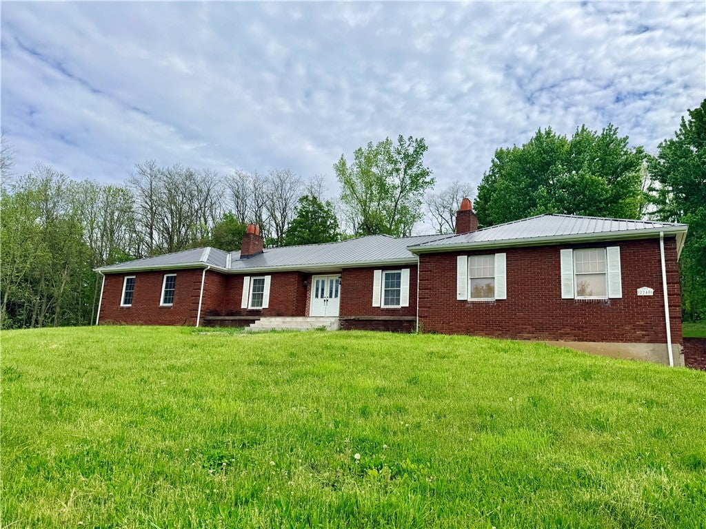2240 Hydesville Road — photo