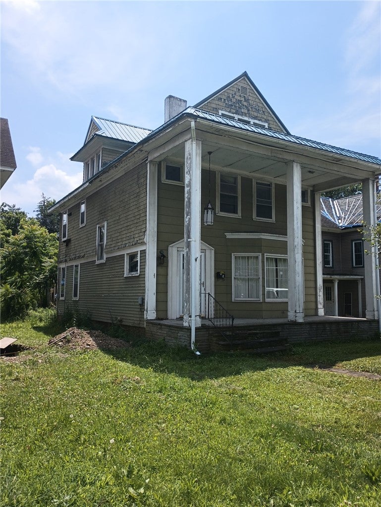 11 W Washington Street — photo