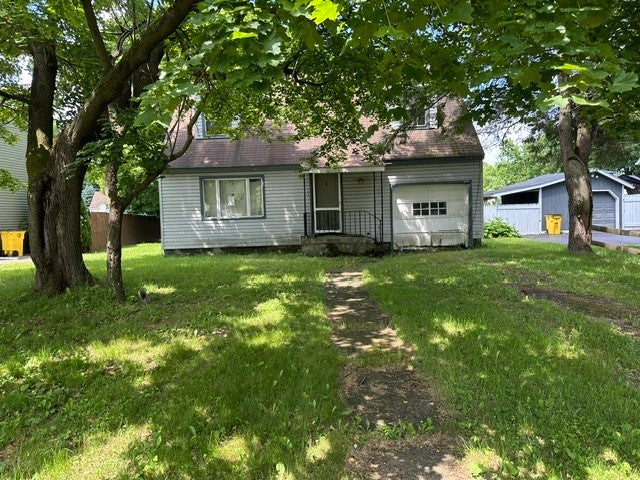 832 Maple Avenue — photo