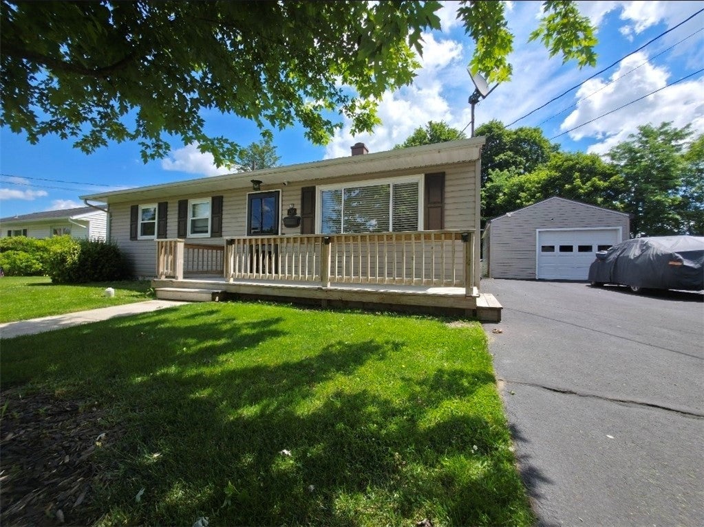 208 Winding Way — photo