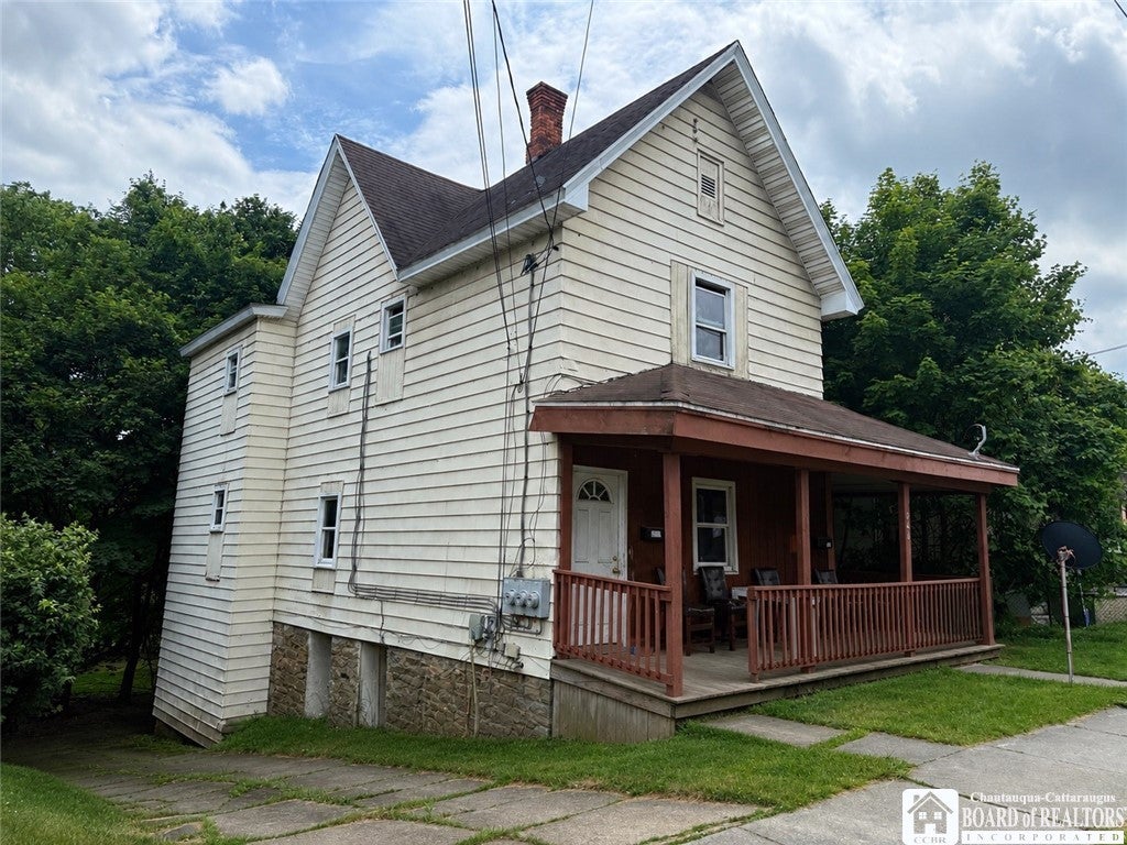 840 E 2nd Street — photo