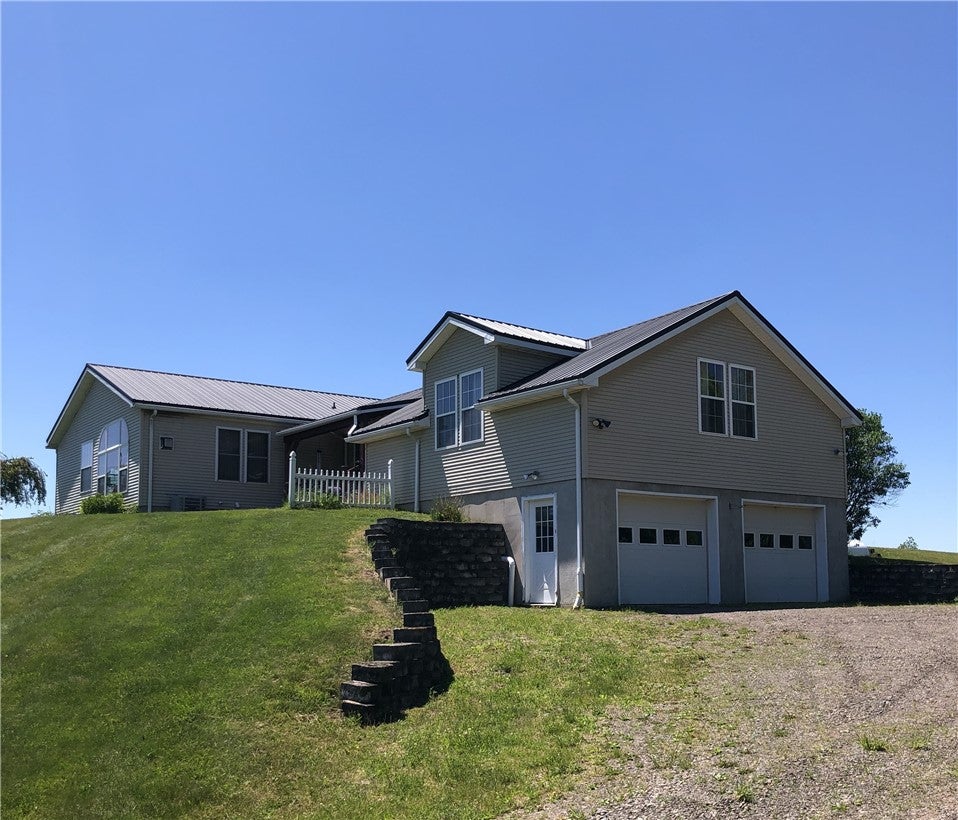 1302 County Highway 44 — photo