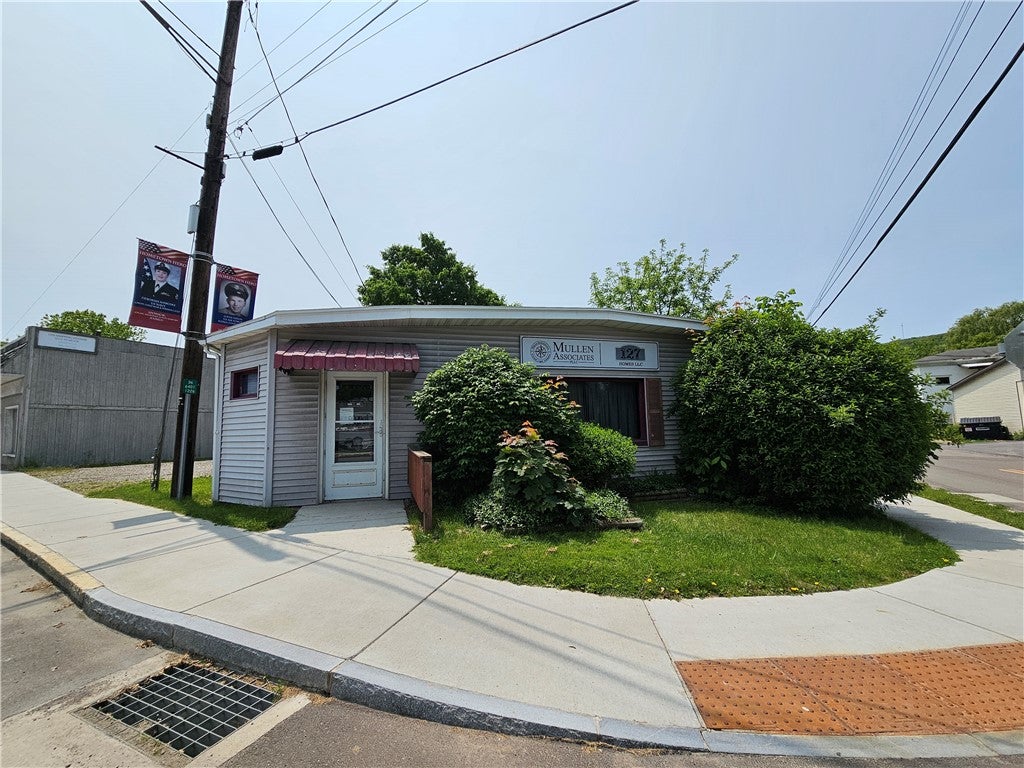 13 W Main Street — photo