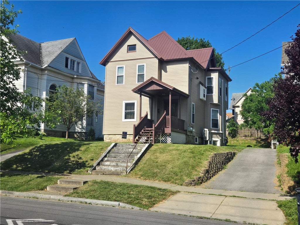 27 N Genesee Street — photo