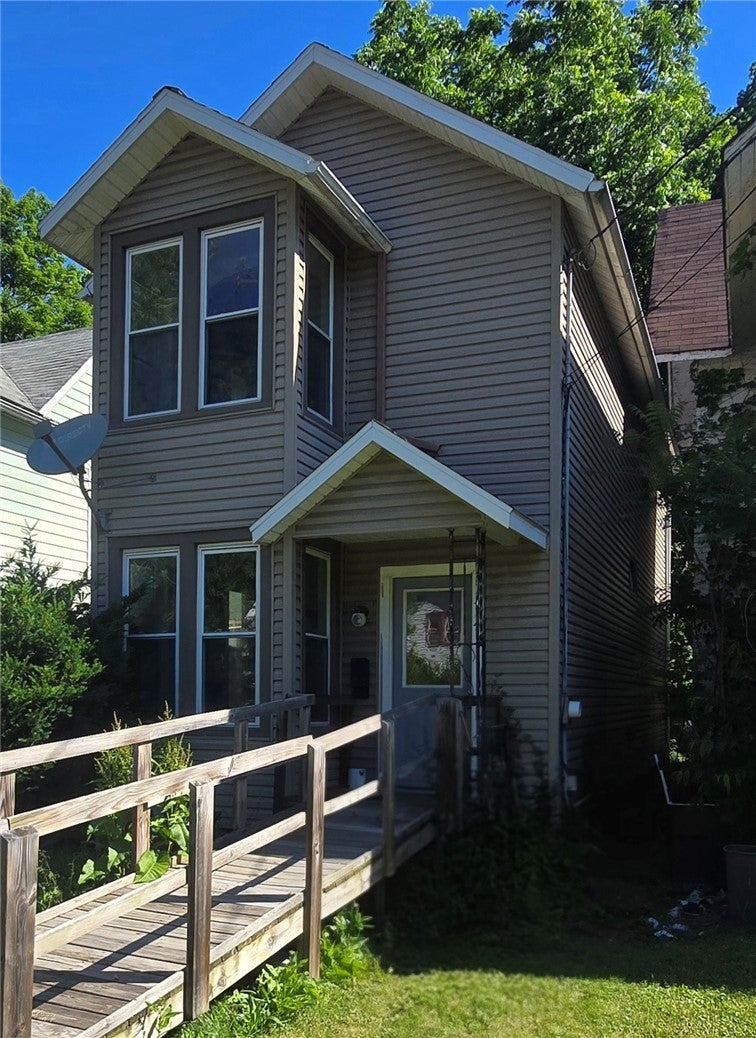 374 W Thurston Street — photo