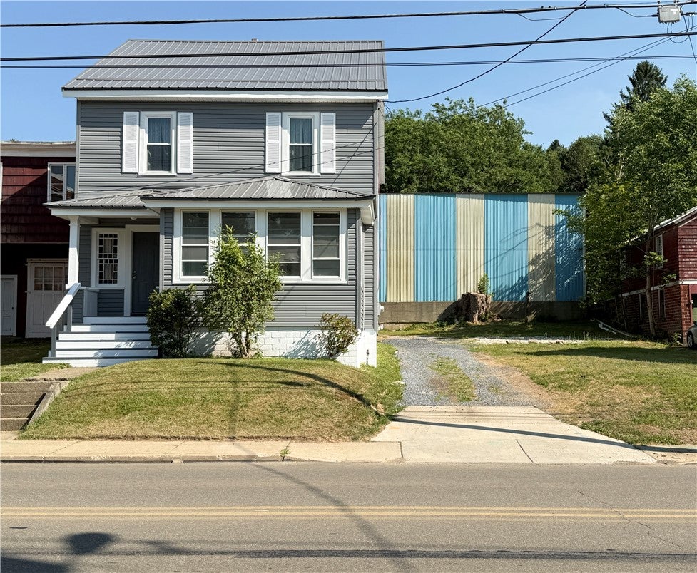 200 E Main Street — photo