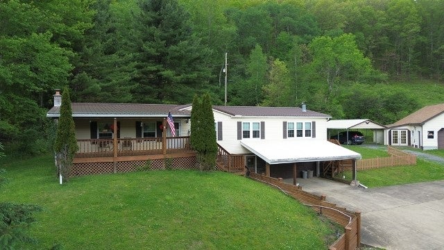 871 Hillcrest Drive — photo