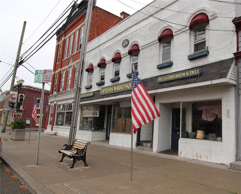 101 Main Street — photo