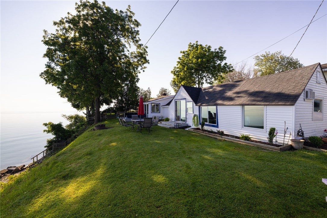 489 Lake Front — photo