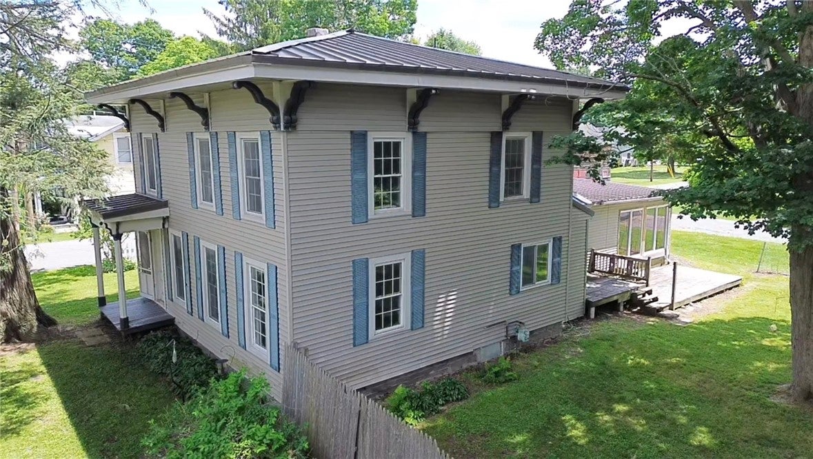 31 Hollister Street — photo