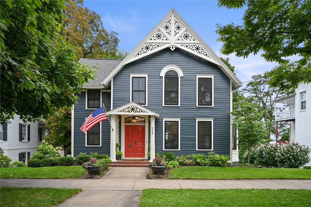 555 S Main Street — photo