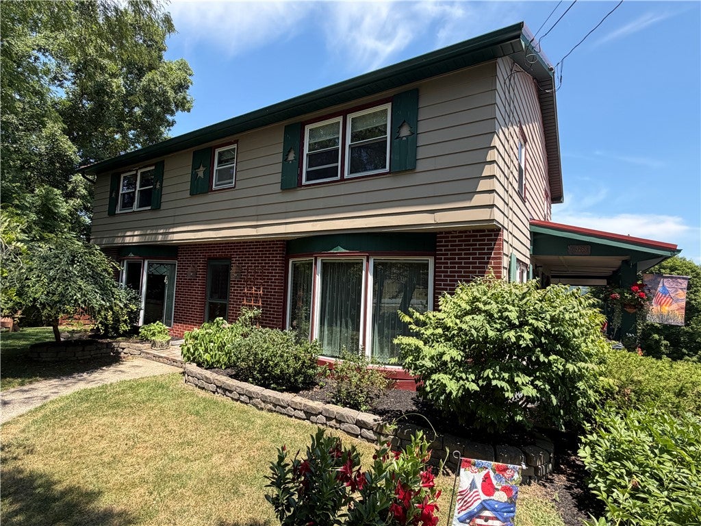 3268 Reading Road — photo