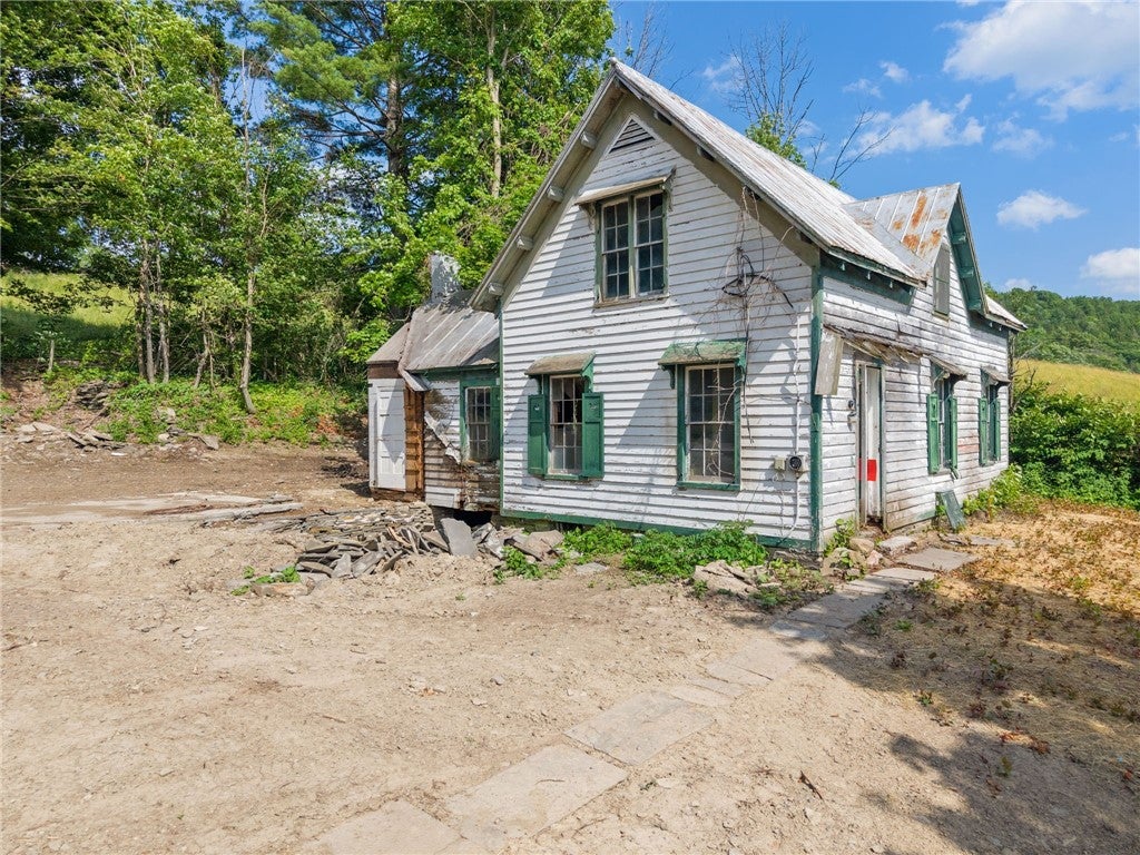 132 Debar Hill Road — photo