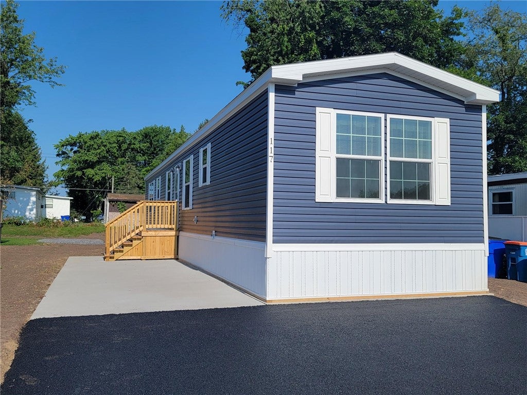 117 Oakleaf Drive — photo