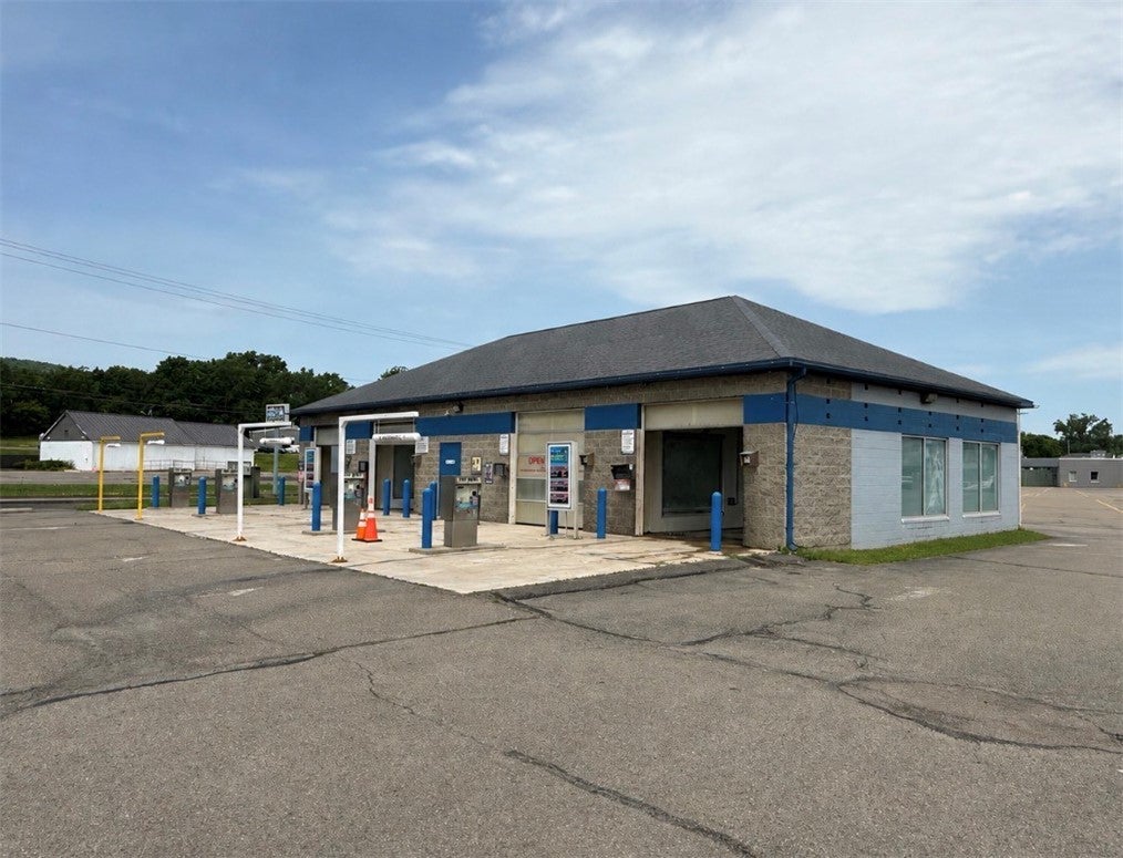 2454 Corning Road — photo