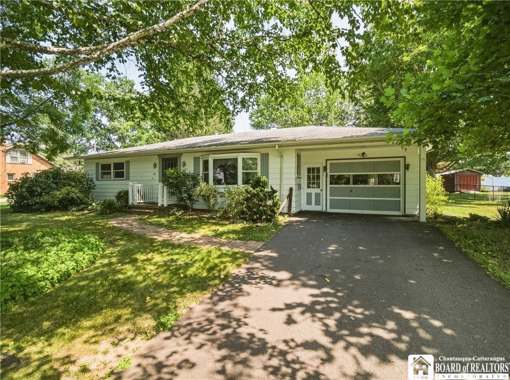 4 E Meadow Lane — photo