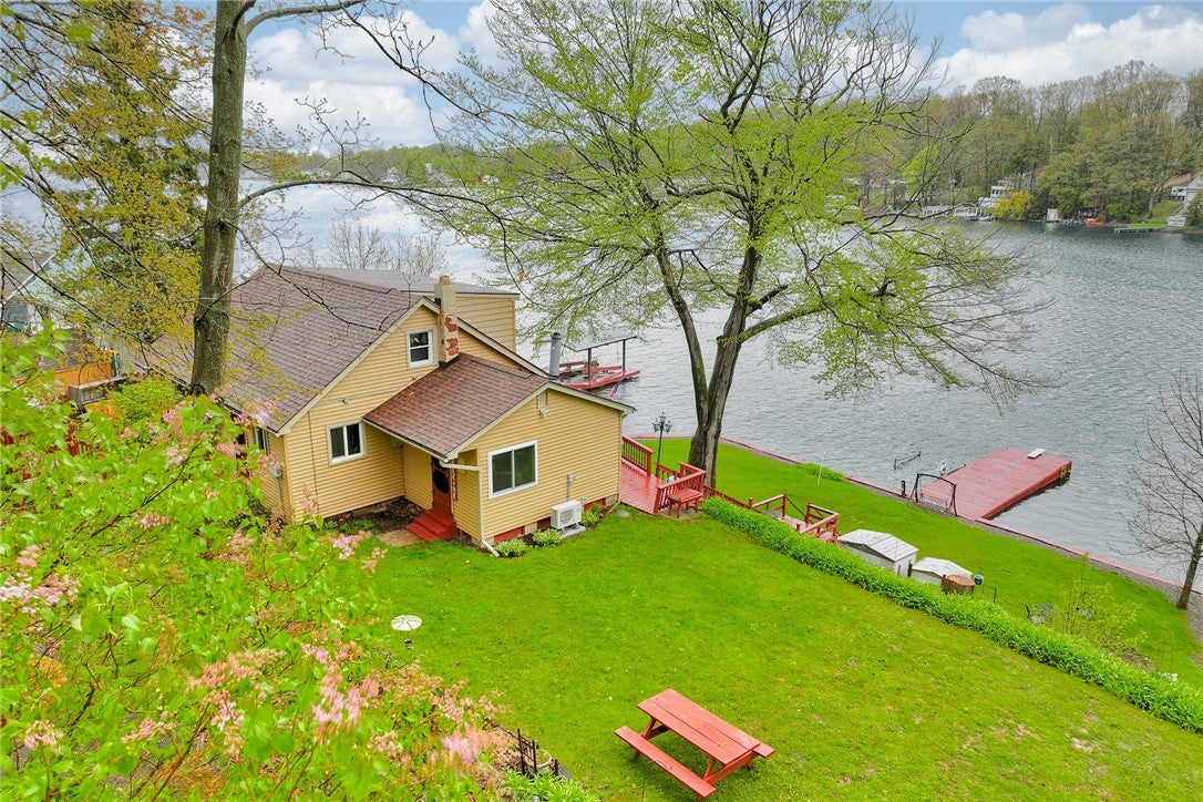 11737 Tompkins Point Road — photo