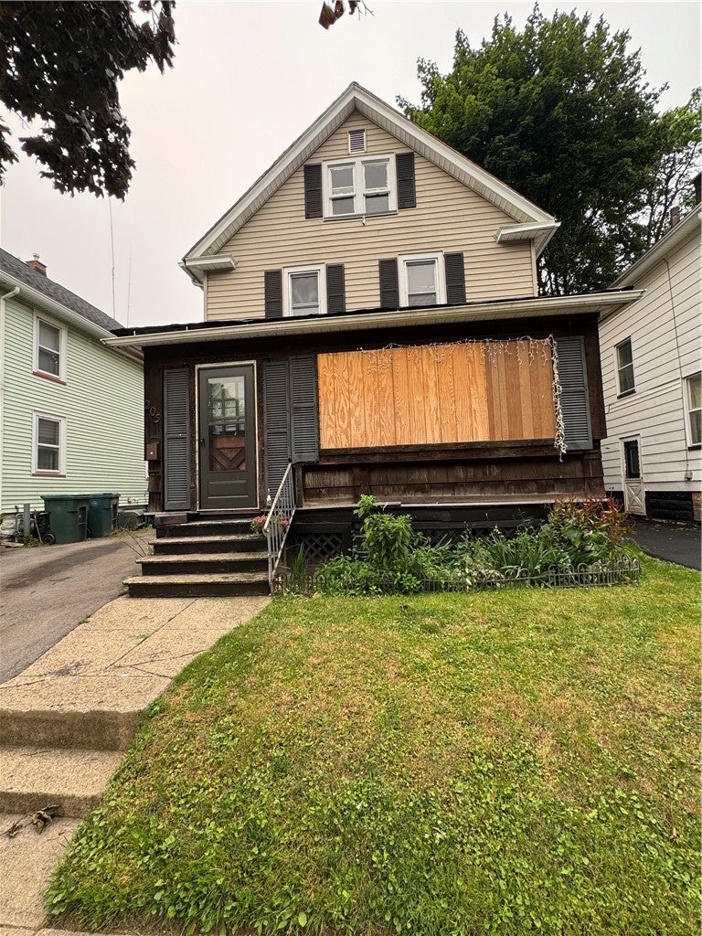 205 Roycroft Drive — photo