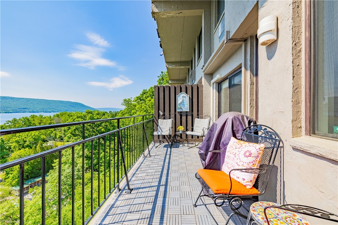 4 Cliffside Drive — photo