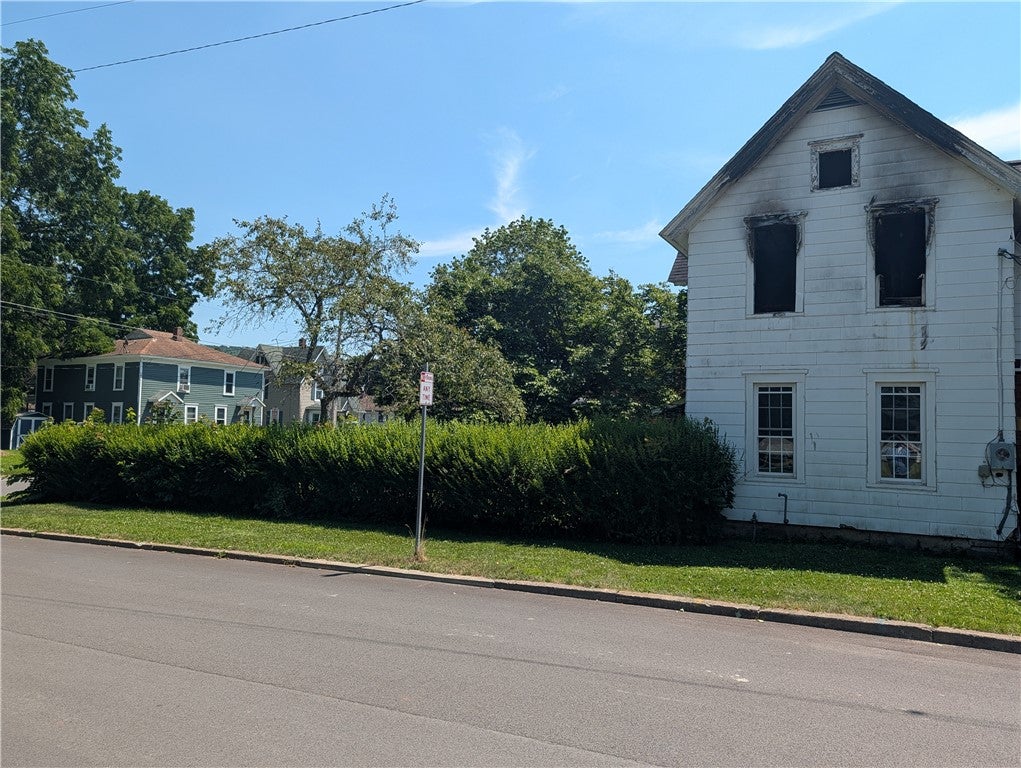 104 Mitchell Street — photo