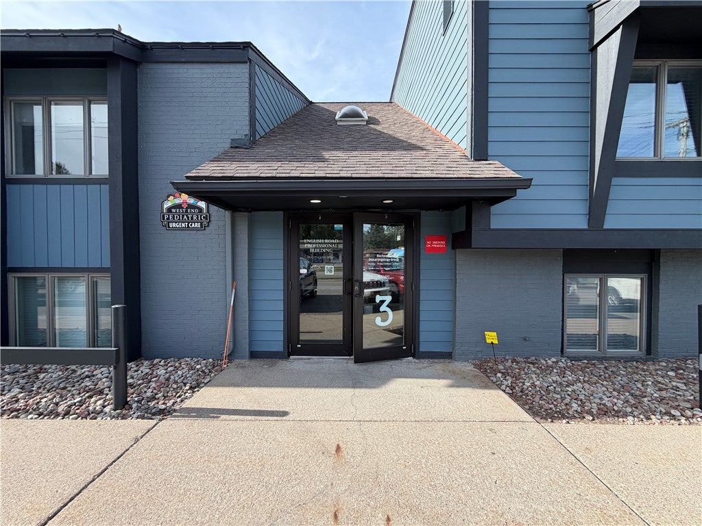 1800 English Rd — photo