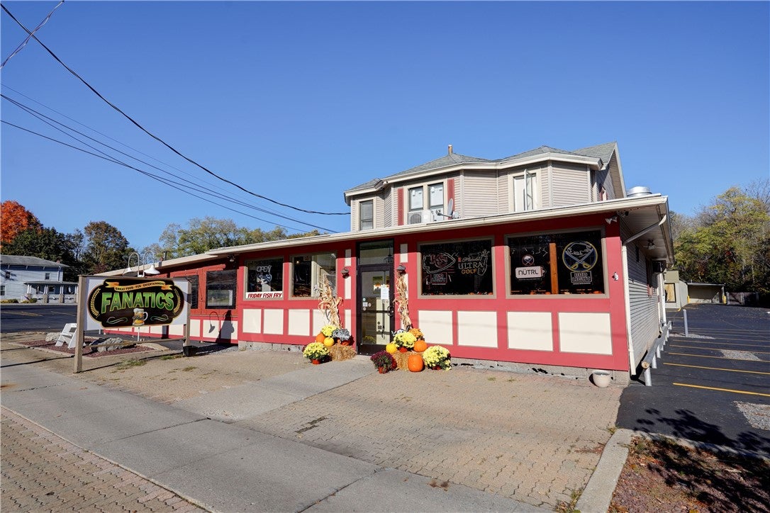 7281 W Main Street — photo
