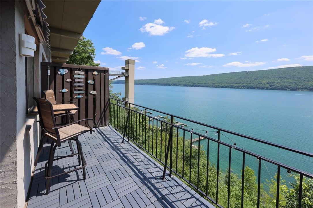 2 Cliffside Drive — photo