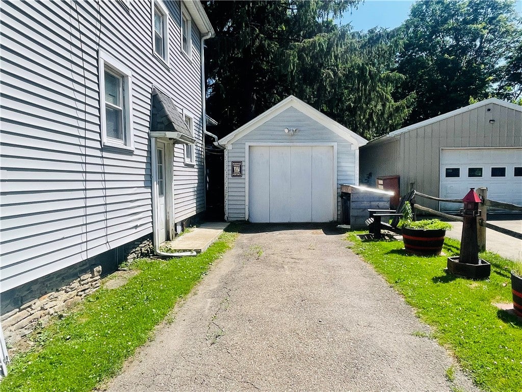 208 E William Street, Bath, NY 14810 — photo 2