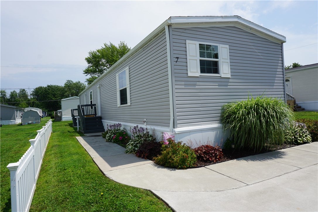 7 Farmingdale Drive — photo