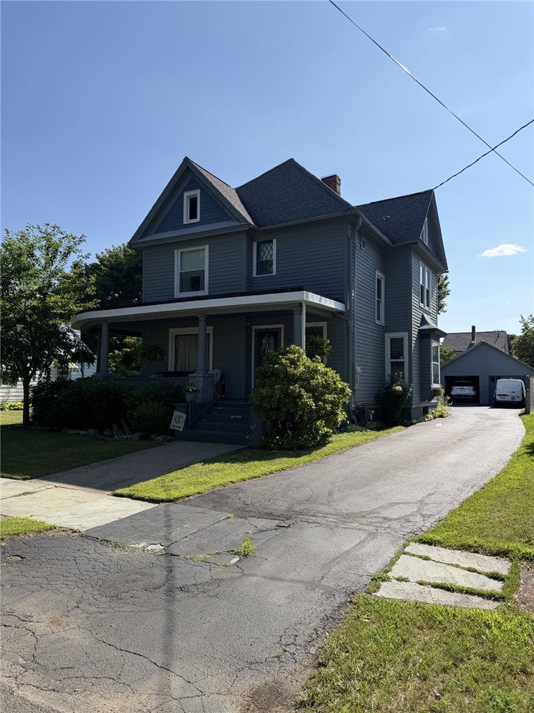 959 Davis Street — photo