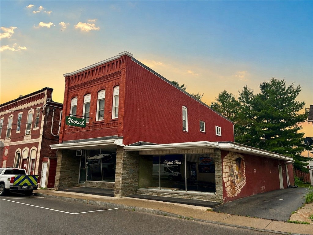 107 Bridge Street — photo
