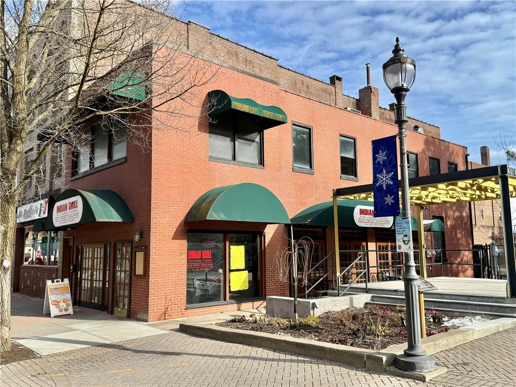 214 Main Street — photo