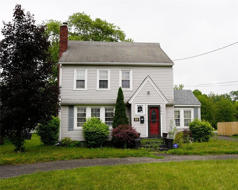 909 S Main Street — photo