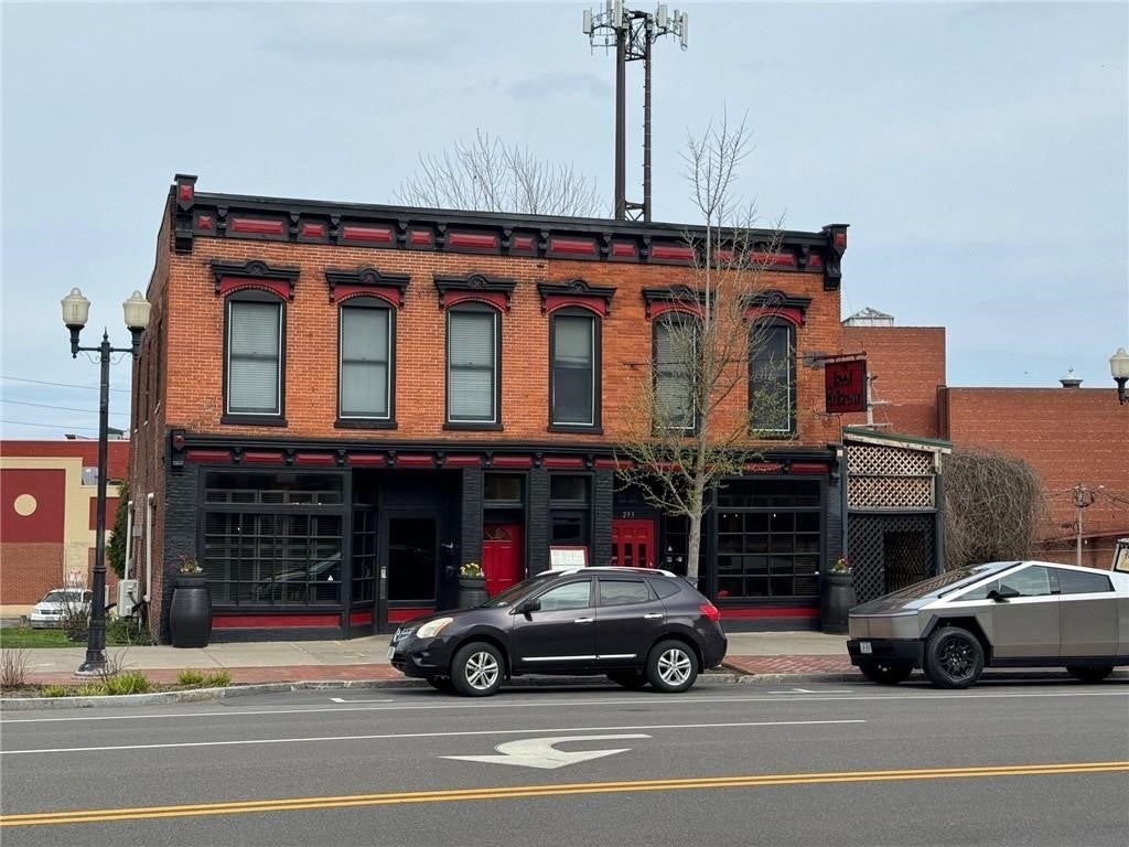 293 Main Street — photo